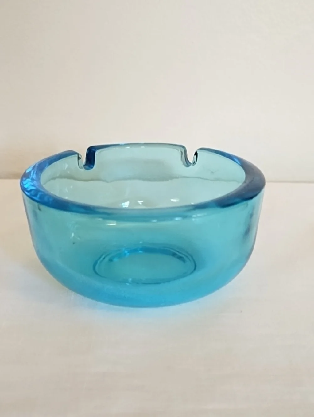 HAZEL ATLAS VINTAGE SKY BLUE GLASS MCM TWO SLOTS ASHTRAY